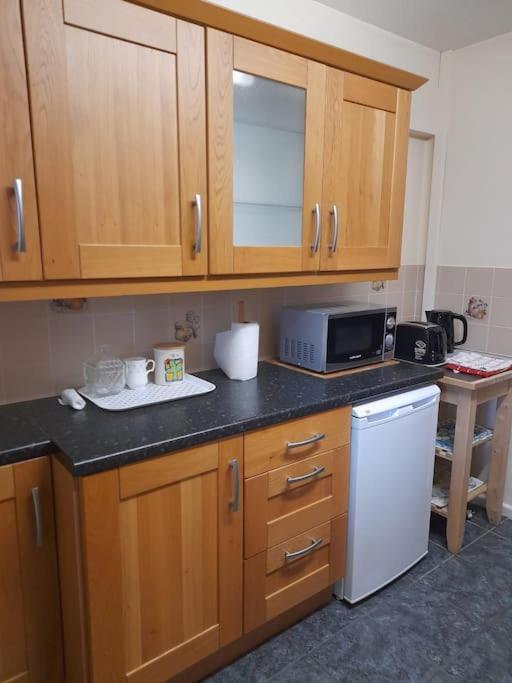 Apartment Spacious, Self-contained Annex In
